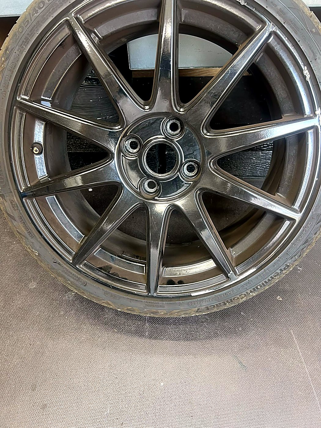 Ford Focus RS ten-spoke alloy wheel refinished in gloss black